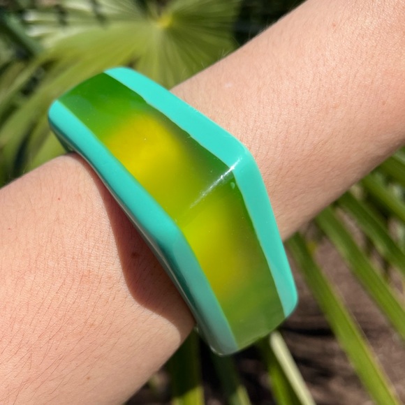 Layered bangle bracelet 70s 80s 90s perspex jewelry Tiffany blue green retro Y2K - Picture 1 of 13